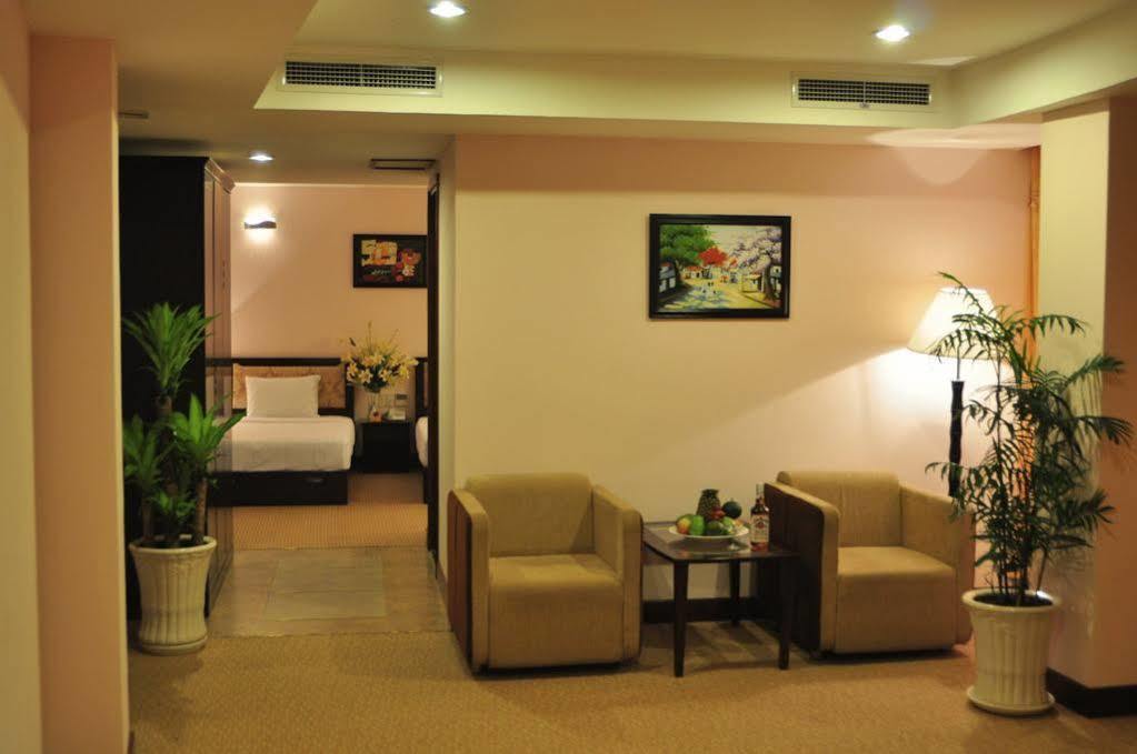 Dong Kinh A Hotel Ho Şi Min Exterior foto